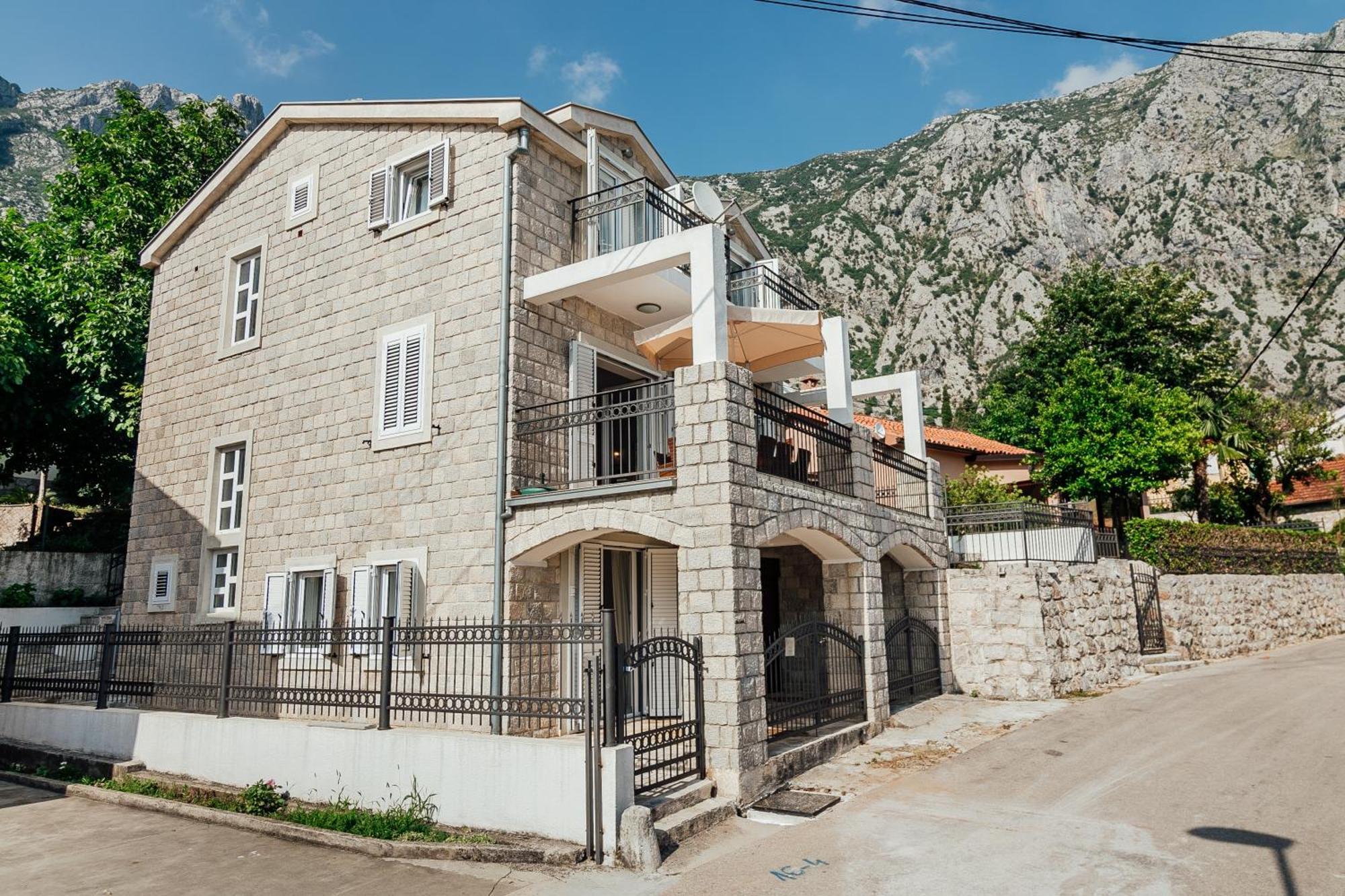 Holiday Home Amanda Hollick Kotor Exterior foto