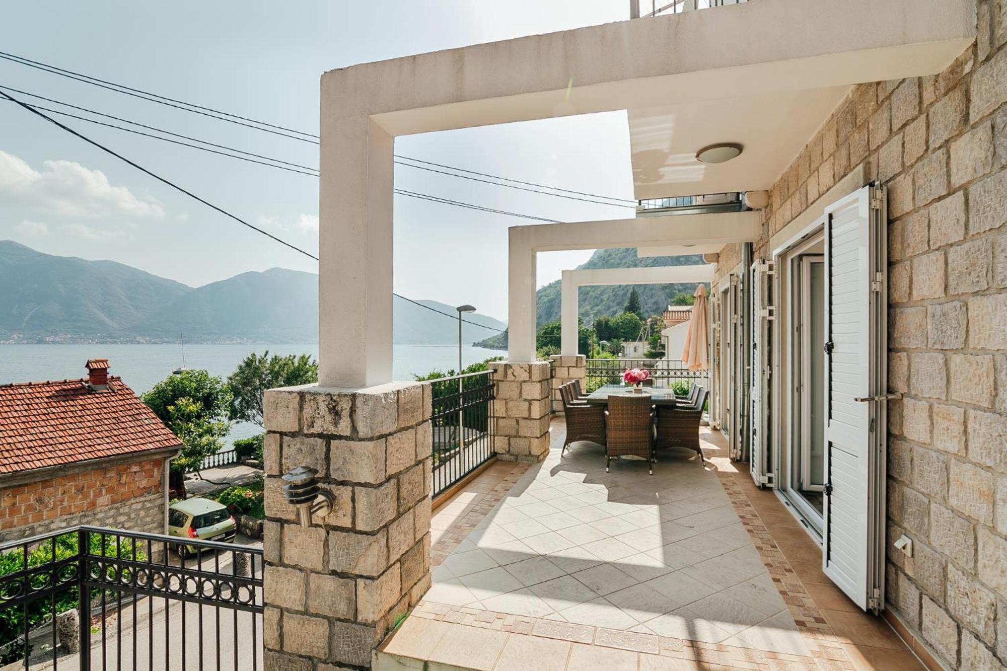 Holiday Home Amanda Hollick Kotor Exterior foto